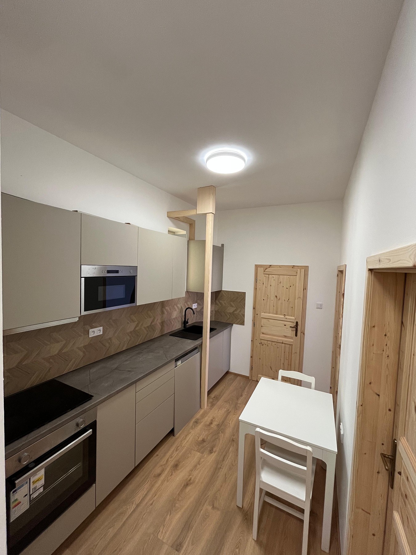 Pronájem bytu 2+1 60 m², Ondříčkova, Praha - Žižkov
